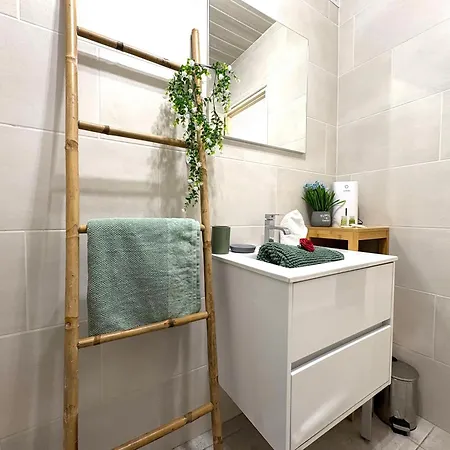 Apartment L'amazone Plein Centre Plages A 2min Clim Wifi Sur Le Port - Prosconciergerie-