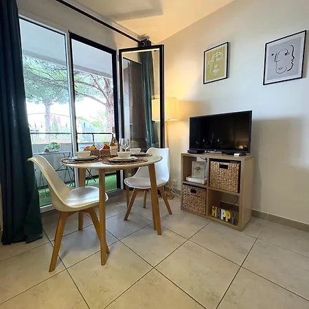 L'amazone Plein Centre Plages A 2min Clim Wifi Sur Le Port - Prosconciergerie- Apartment La Grande-Motte